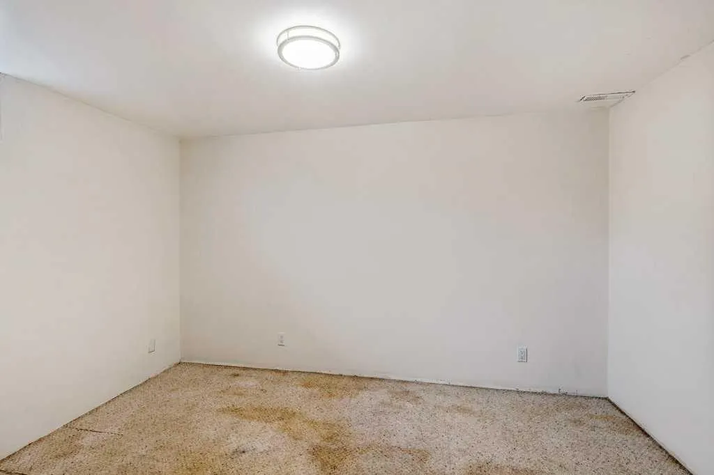 139 Laval Boulevard W
