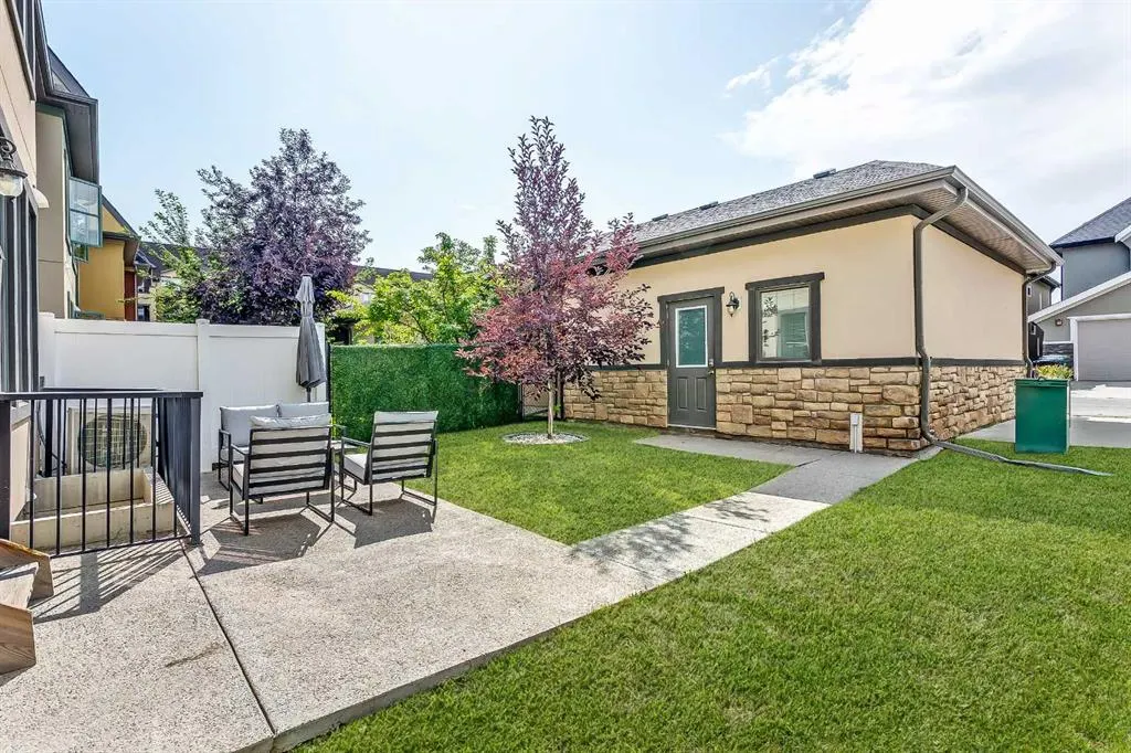 548 Quarry Park Boulevard SE