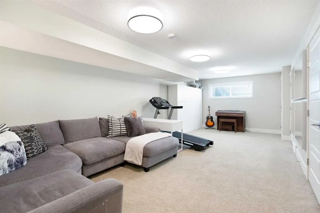548 Quarry Park Boulevard SE