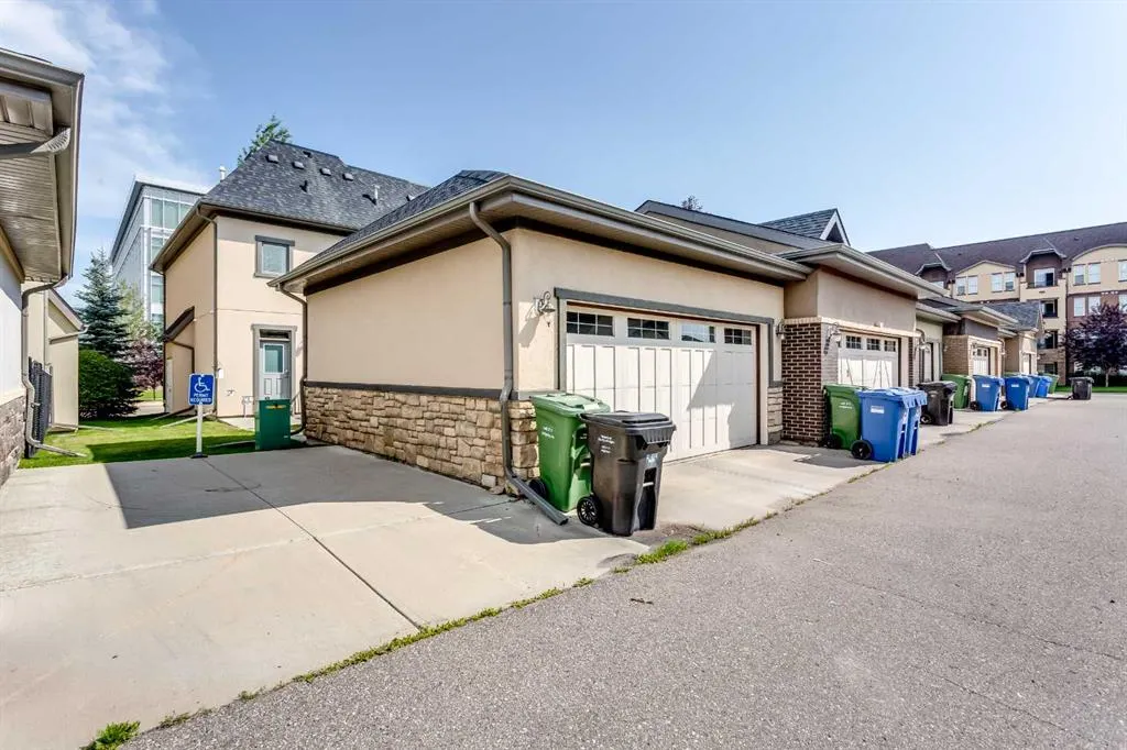 548 Quarry Park Boulevard SE