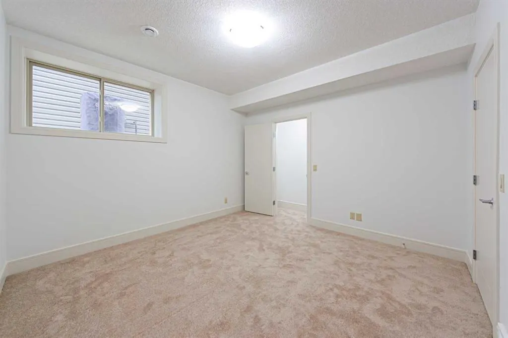 74 Chaparral Valley Square SE