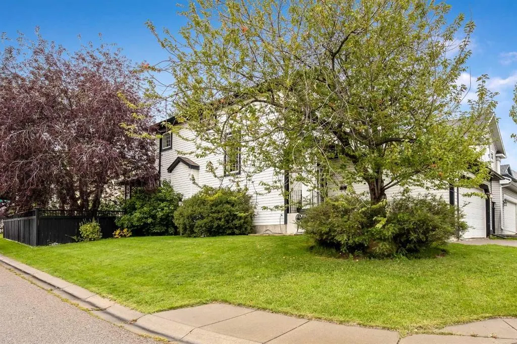 25 Country Hills Gate NW