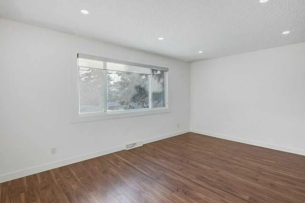 3105 A & B, 3017 A & B 38 Street SW
