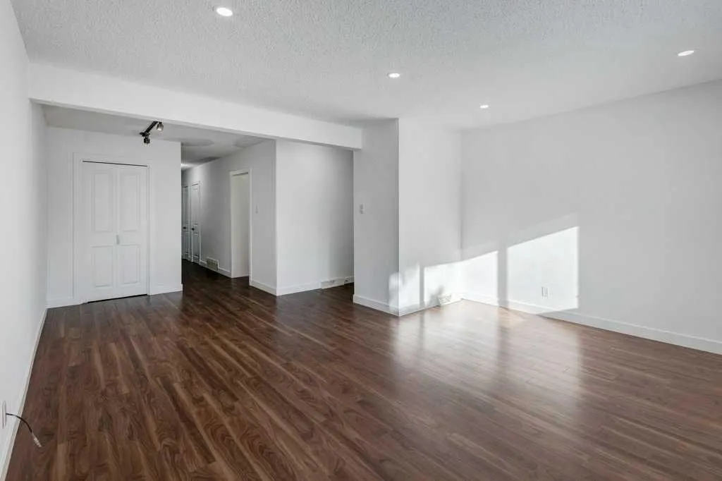 3105 A & B, 3017 A & B 38 Street SW
