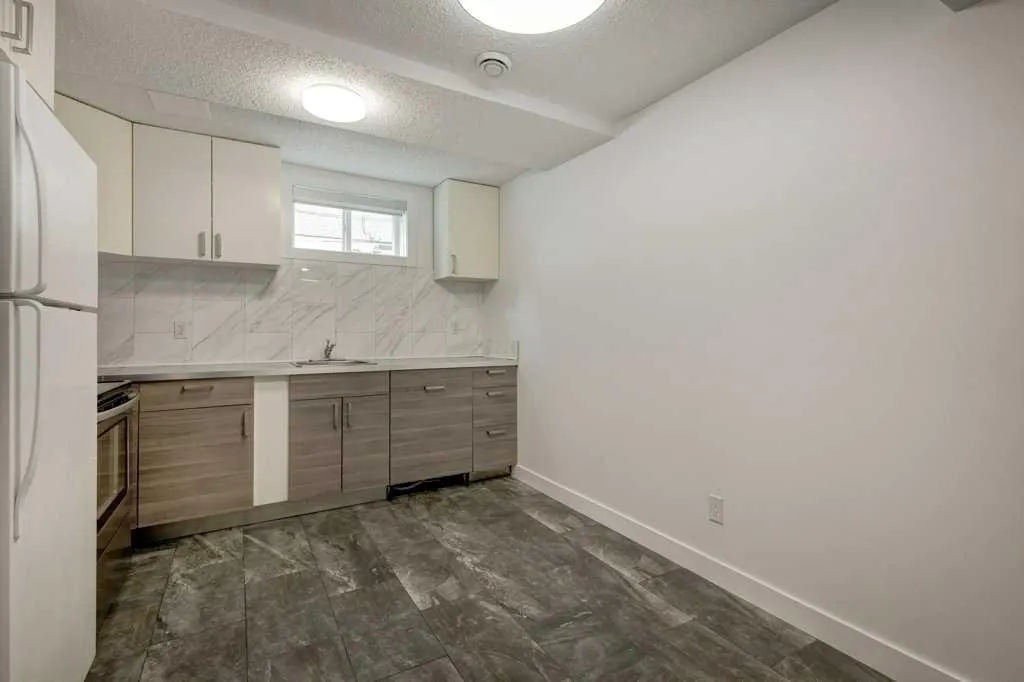 3105 A & B, 3017 A & B 38 Street SW
