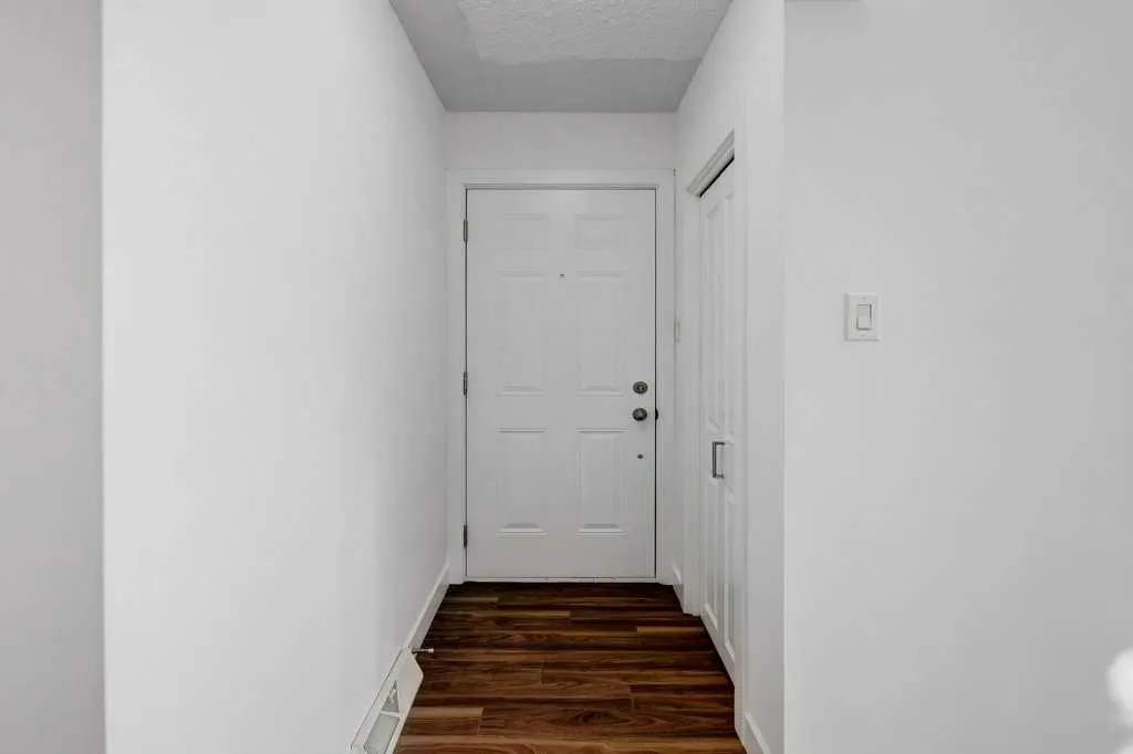 3105 A & B, 3017 A & B 38 Street SW