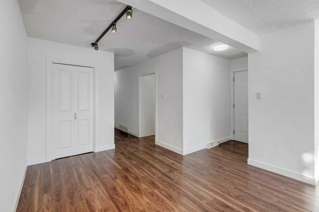 3105 A & B, 3017 A & B 38 Street SW