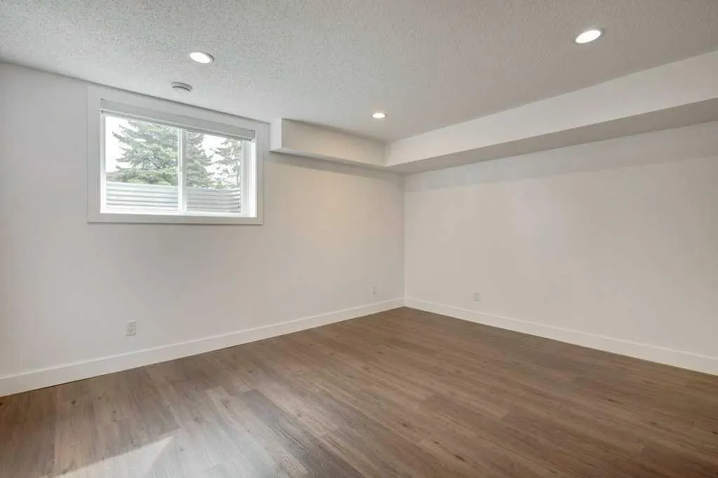 3105 A & B, 3017 A & B 38 Street SW