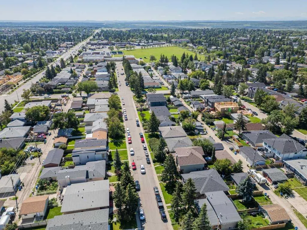 3105 A & B, 3017 A & B 38 Street SW