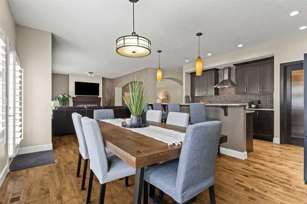 809 Canoe Green SW