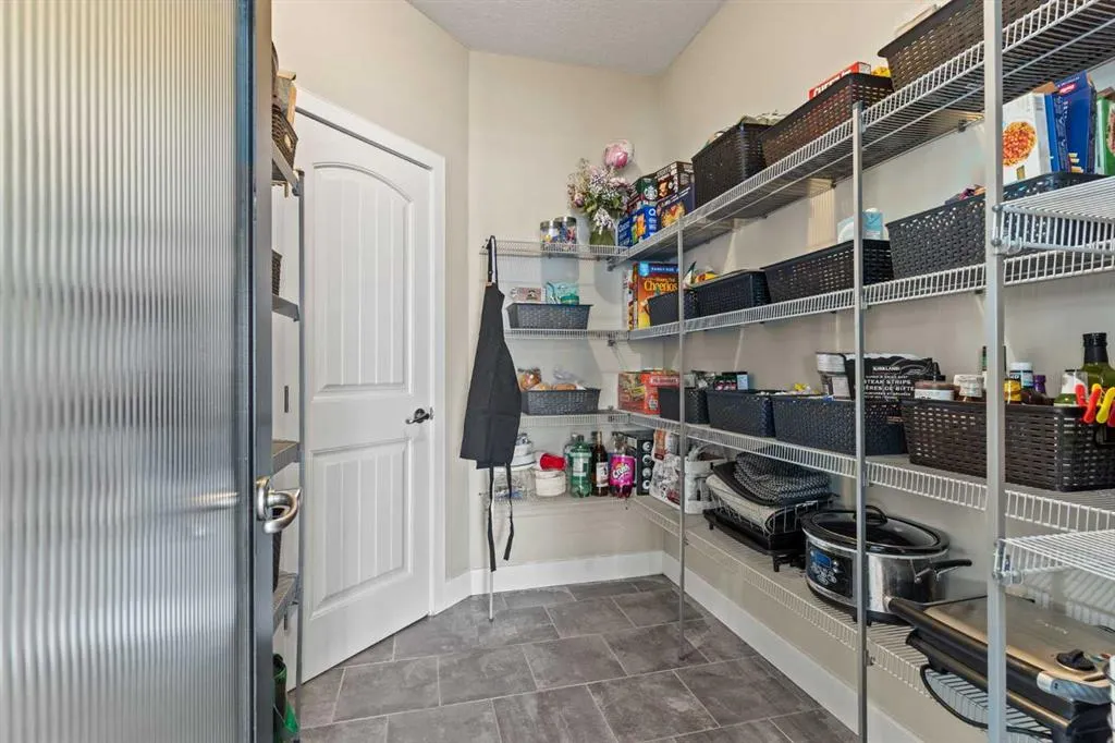 809 Canoe Green SW