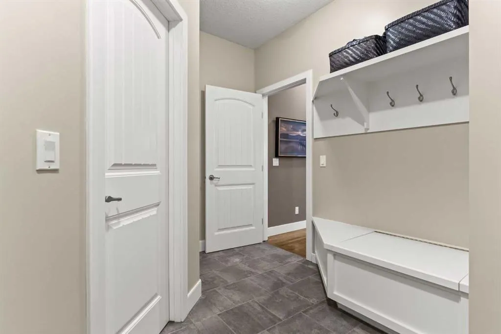 809 Canoe Green SW