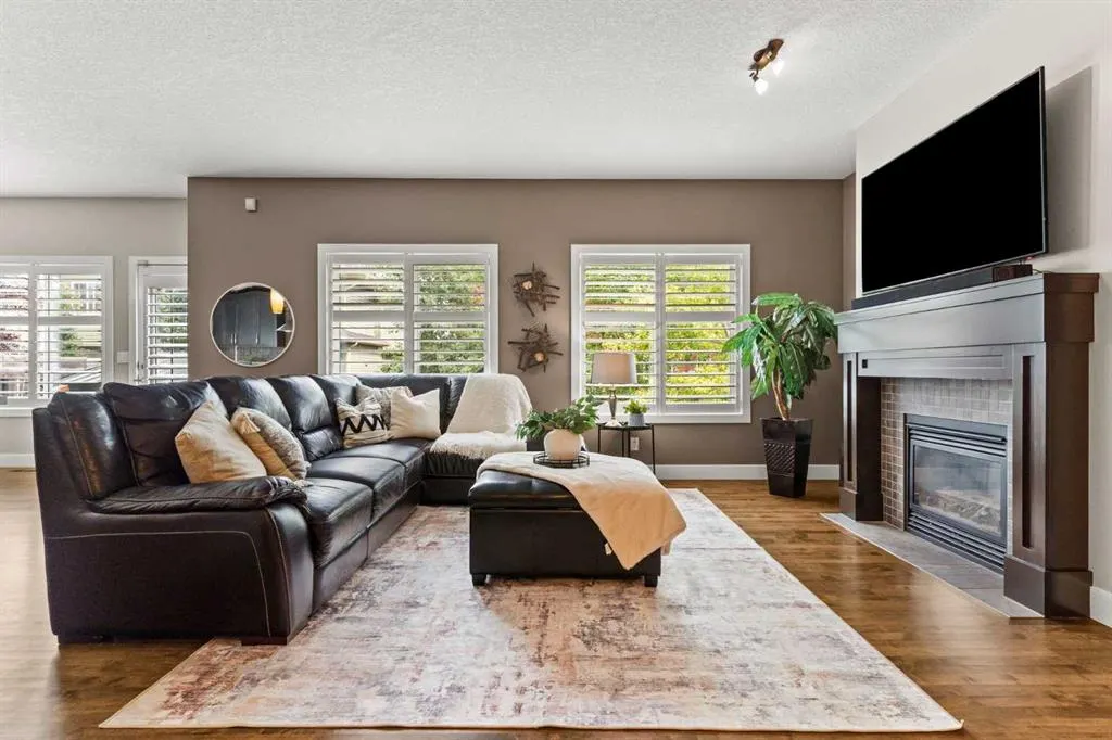 809 Canoe Green SW