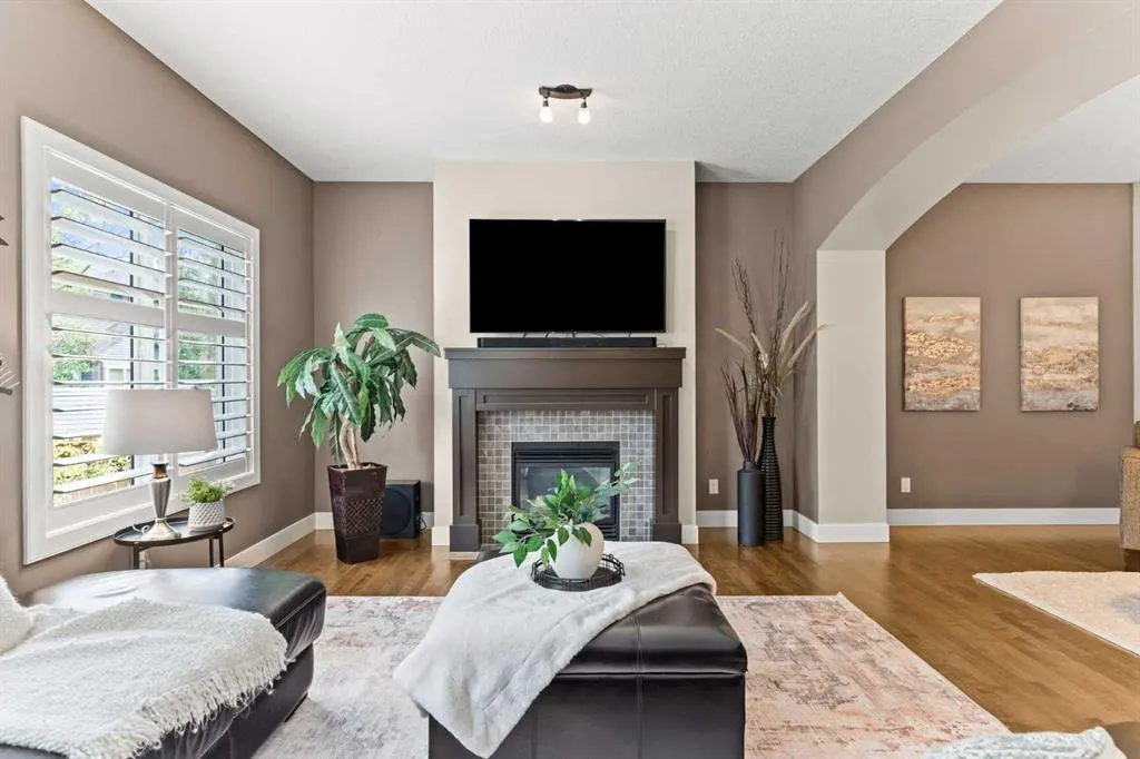 809 Canoe Green SW