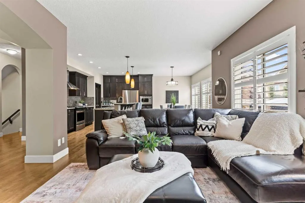 809 Canoe Green SW