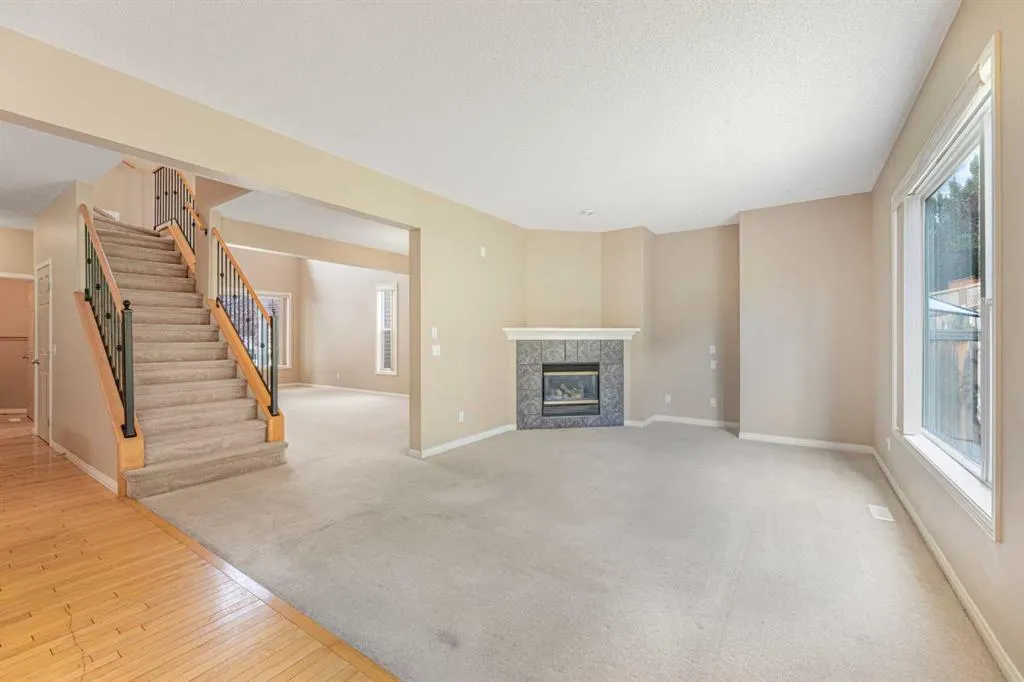 72 Rockyledge Crescent NW