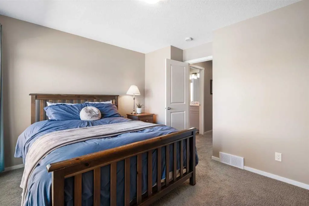 21 Walden Way SE