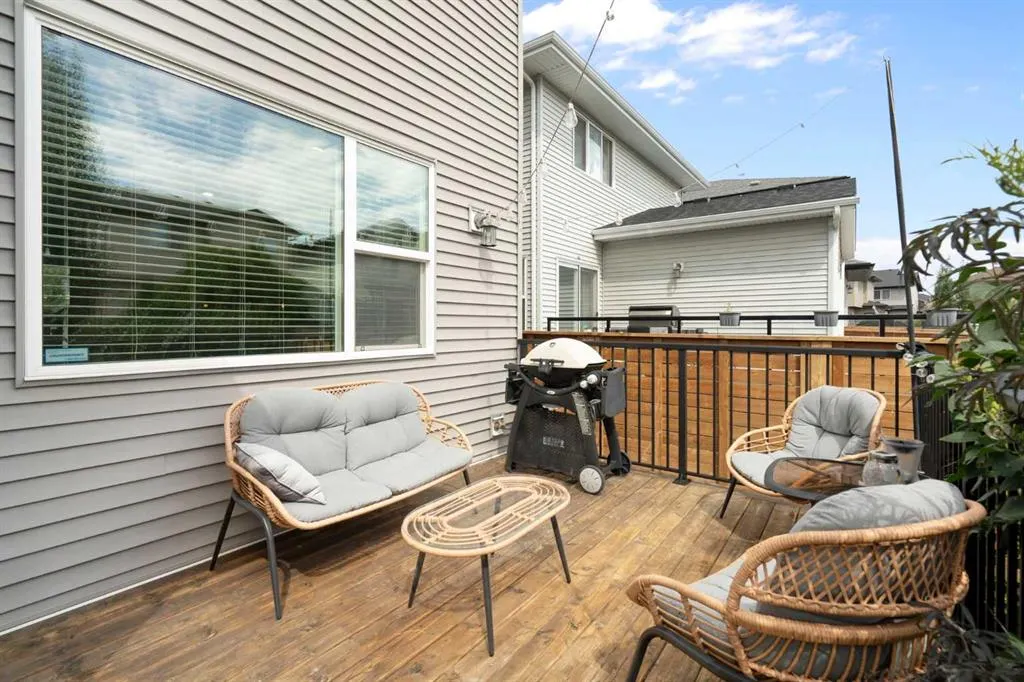 21 Walden Way SE