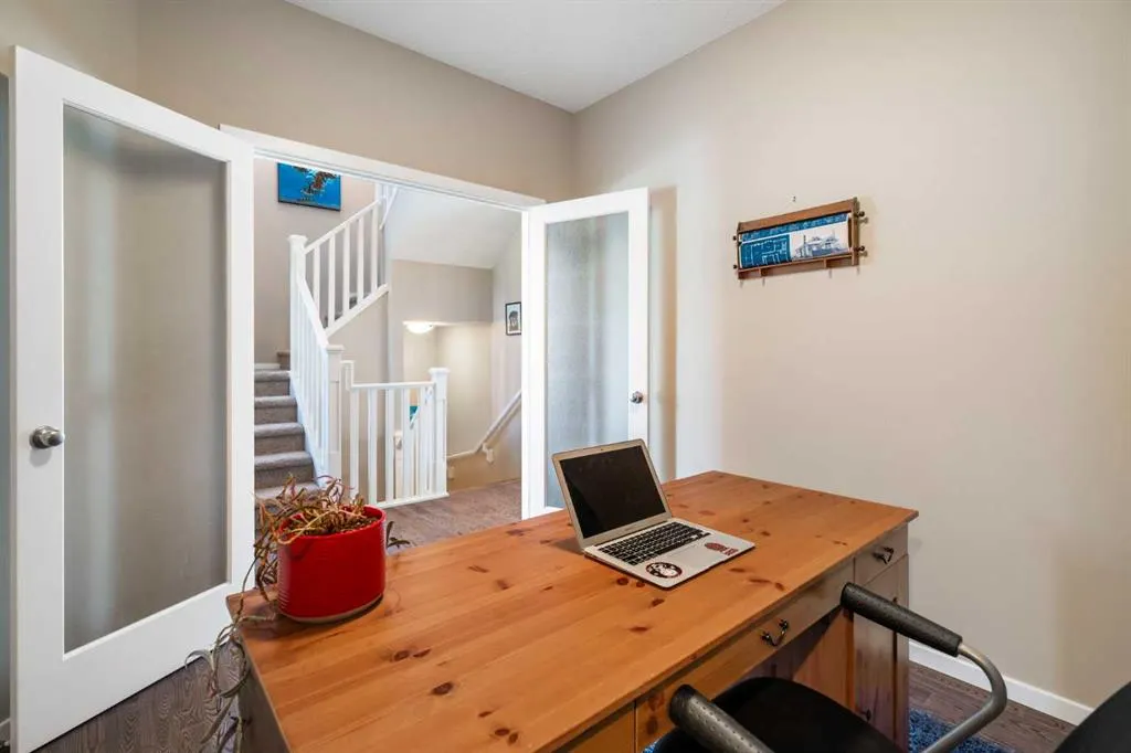 21 Walden Way SE