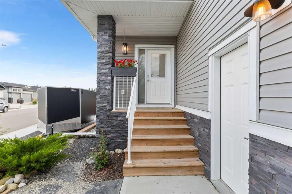 135 Riverwood Crescent SW