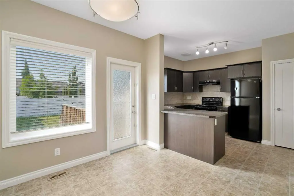 275 Cedar Square