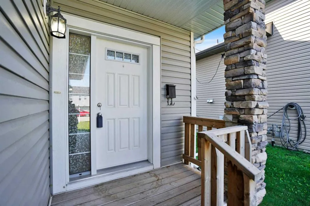 275 Cedar Square