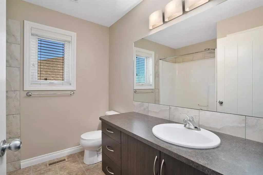 275 Cedar Square