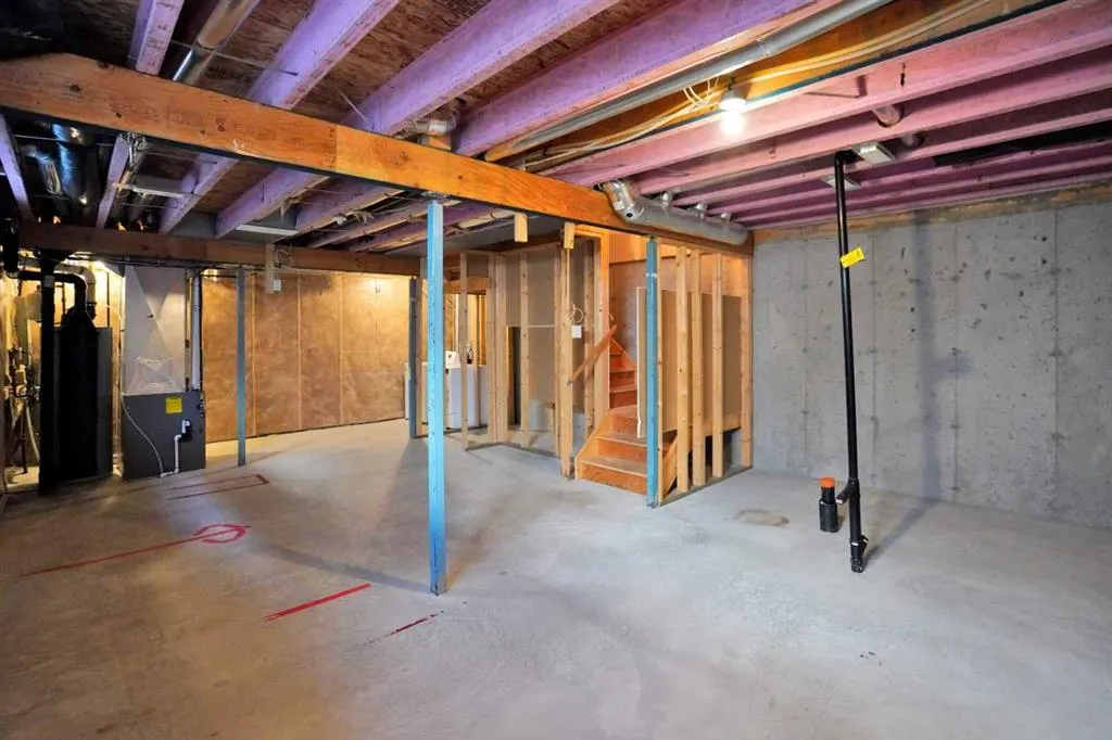 275 Cedar Square