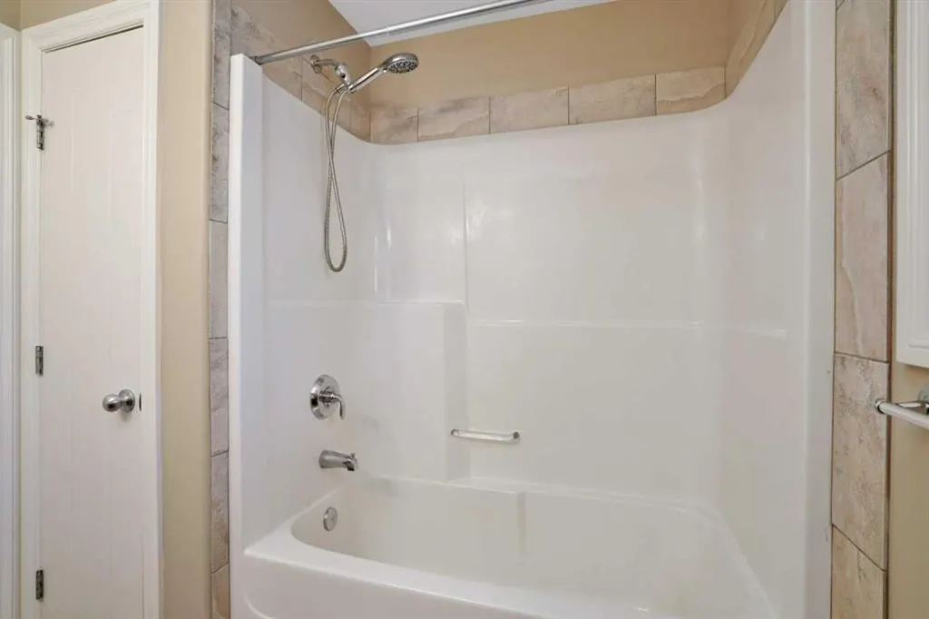 275 Cedar Square