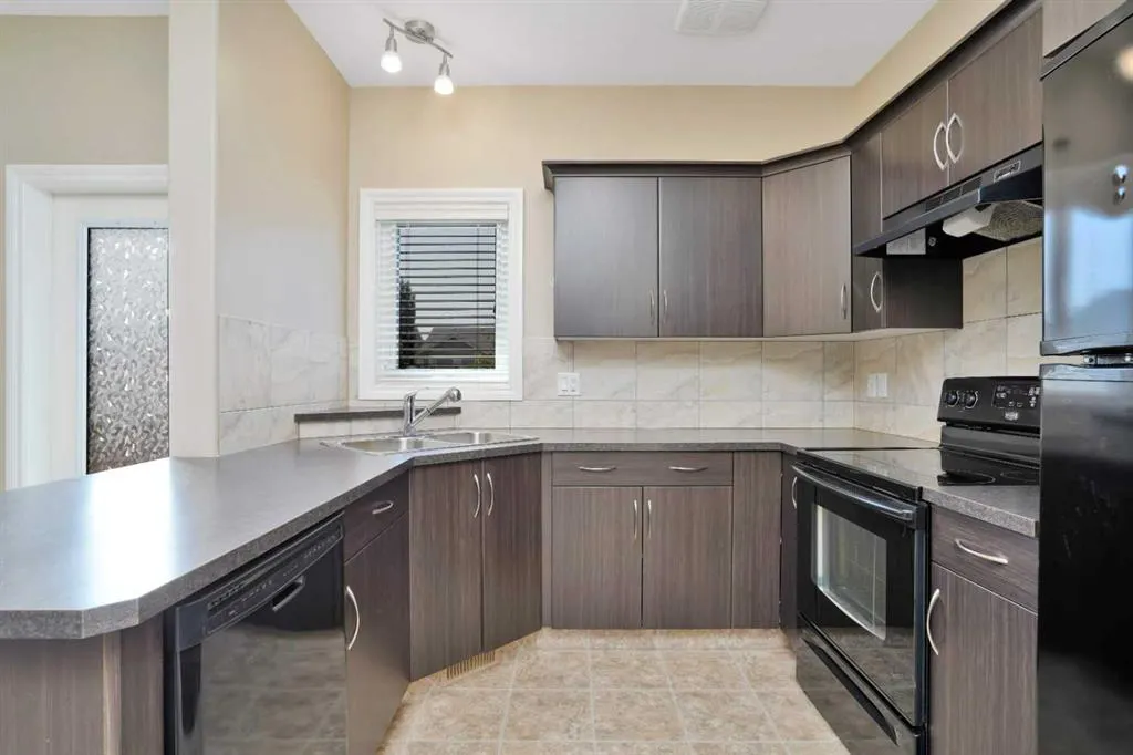 275 Cedar Square
