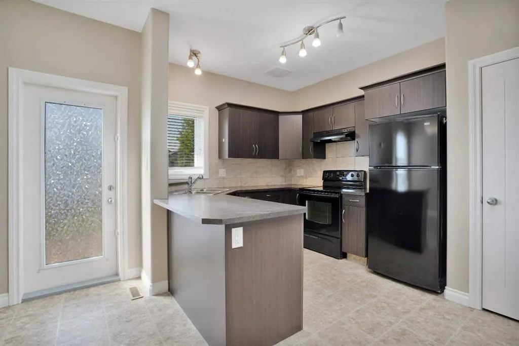 275 Cedar Square