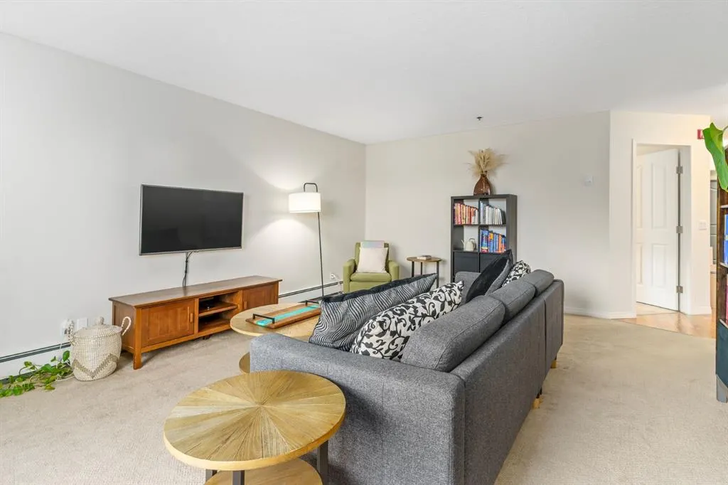 649 Marsh Road NE, #316