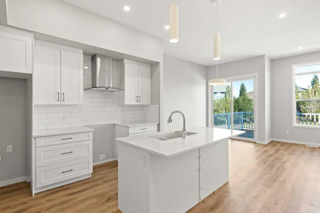 108 Monterey Bay SE