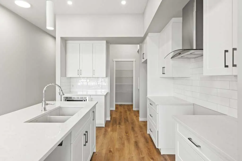 108 Monterey Bay SE