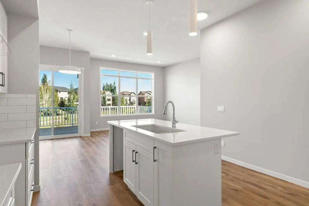 108 Monterey Bay SE