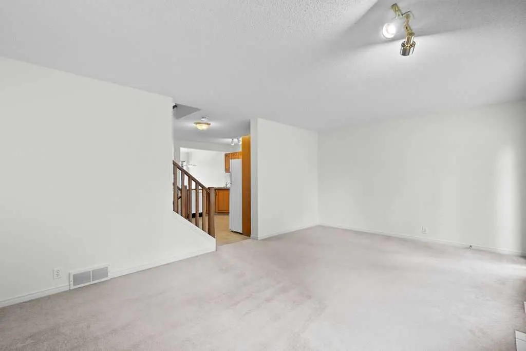 31 Silvergrove Close NW