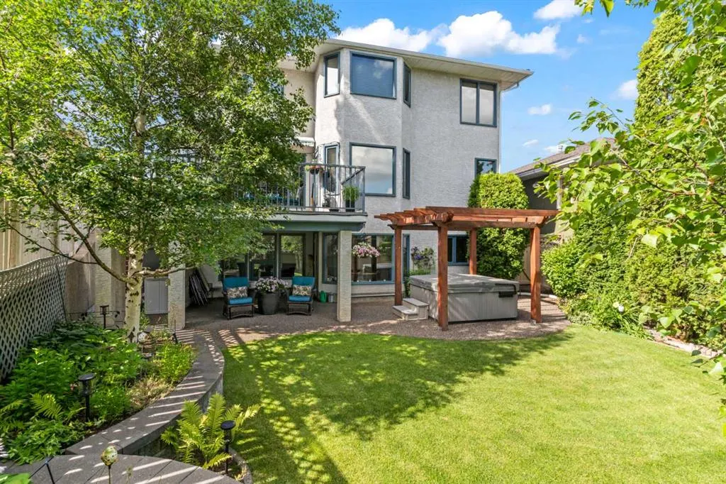 13 Sienna Hills Court SW