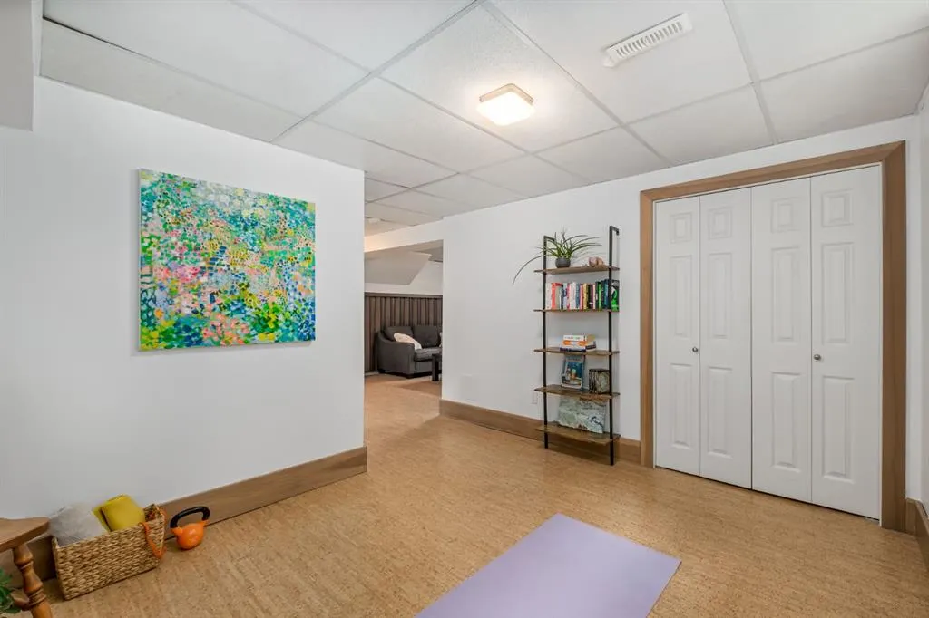 5104 Vallance Crescent NW