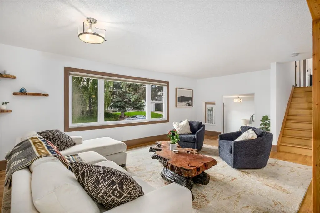5104 Vallance Crescent NW