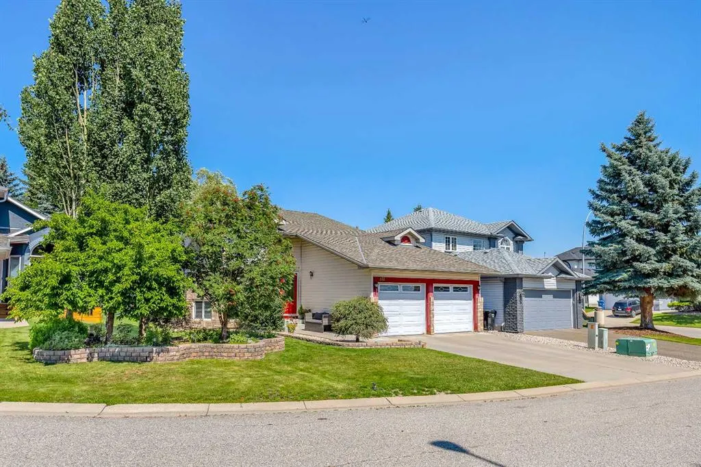 812 Diamond Court SE
