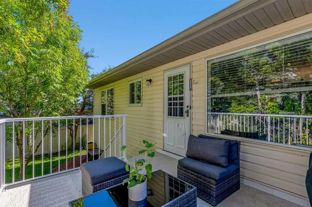 812 Diamond Court SE