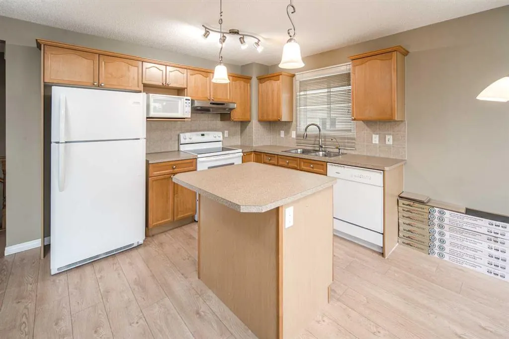 143 Covepark Green NE