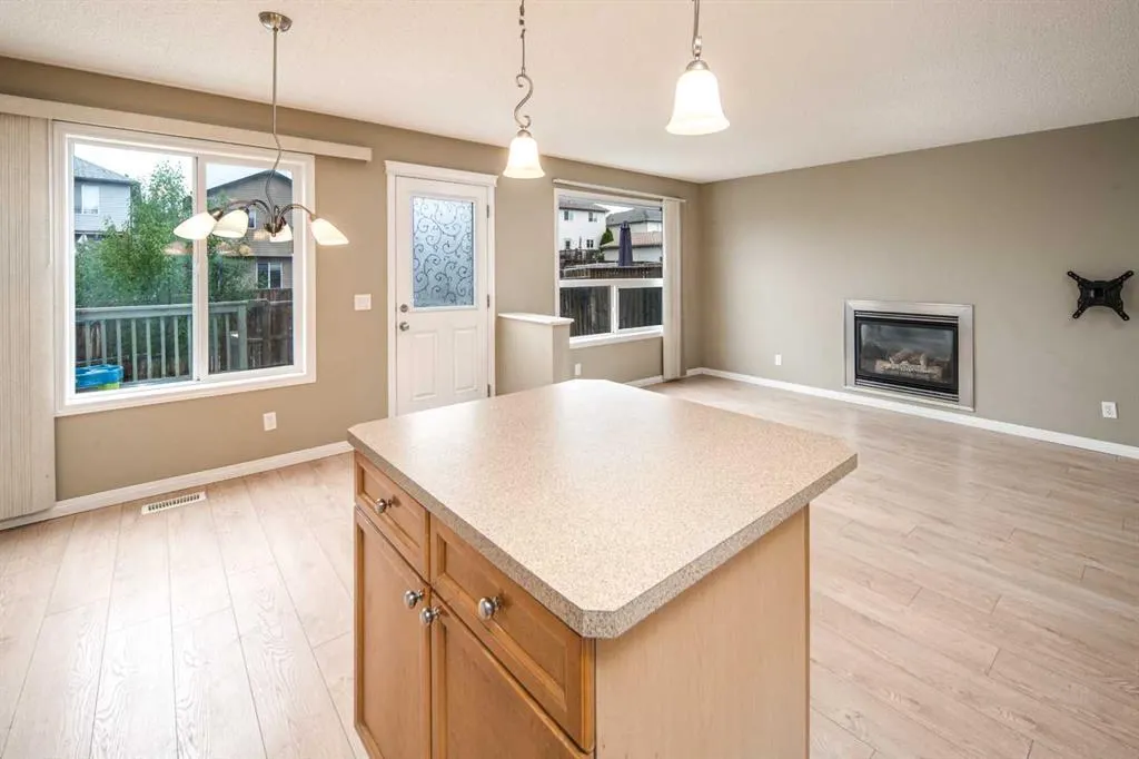 143 Covepark Green NE