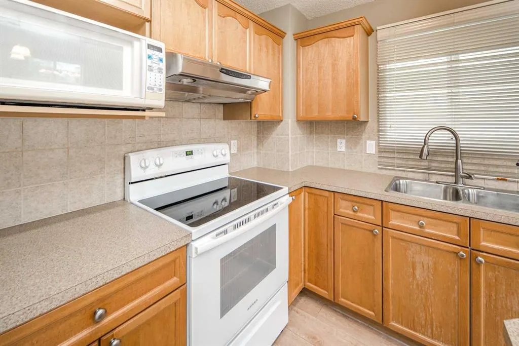 143 Covepark Green NE