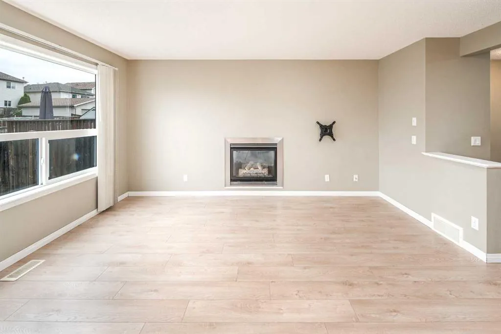 143 Covepark Green NE