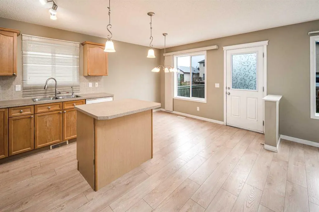 143 Covepark Green NE