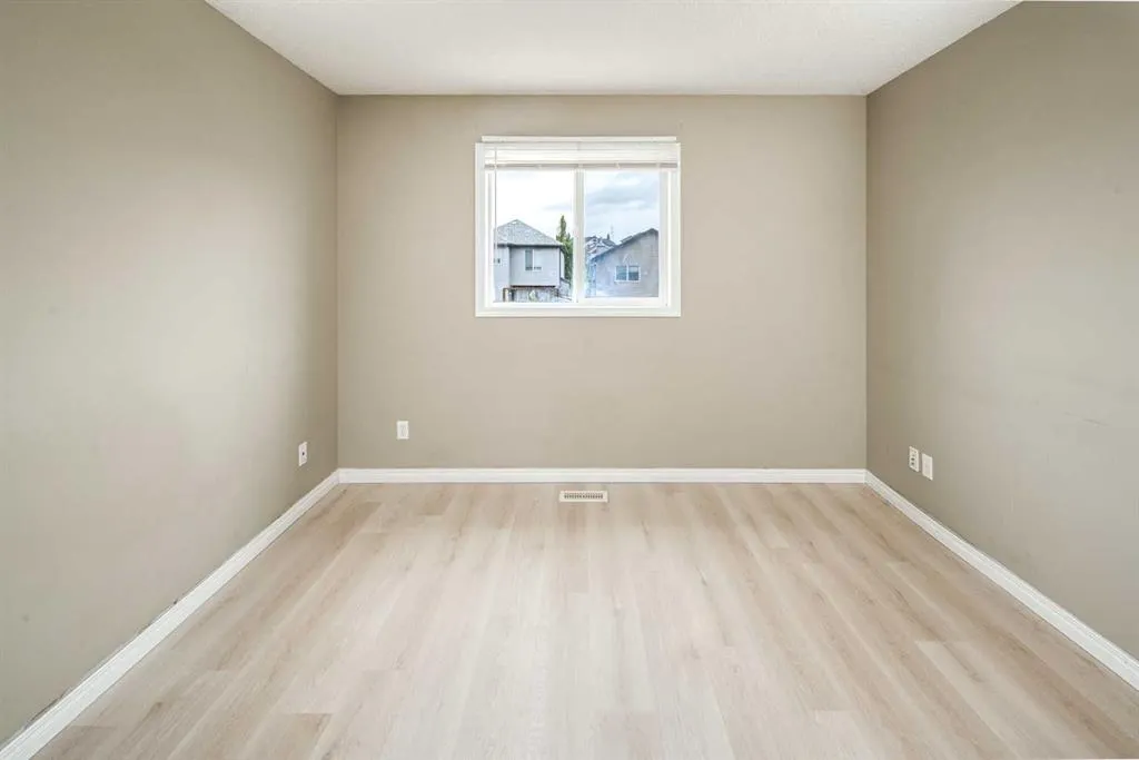 143 Covepark Green NE