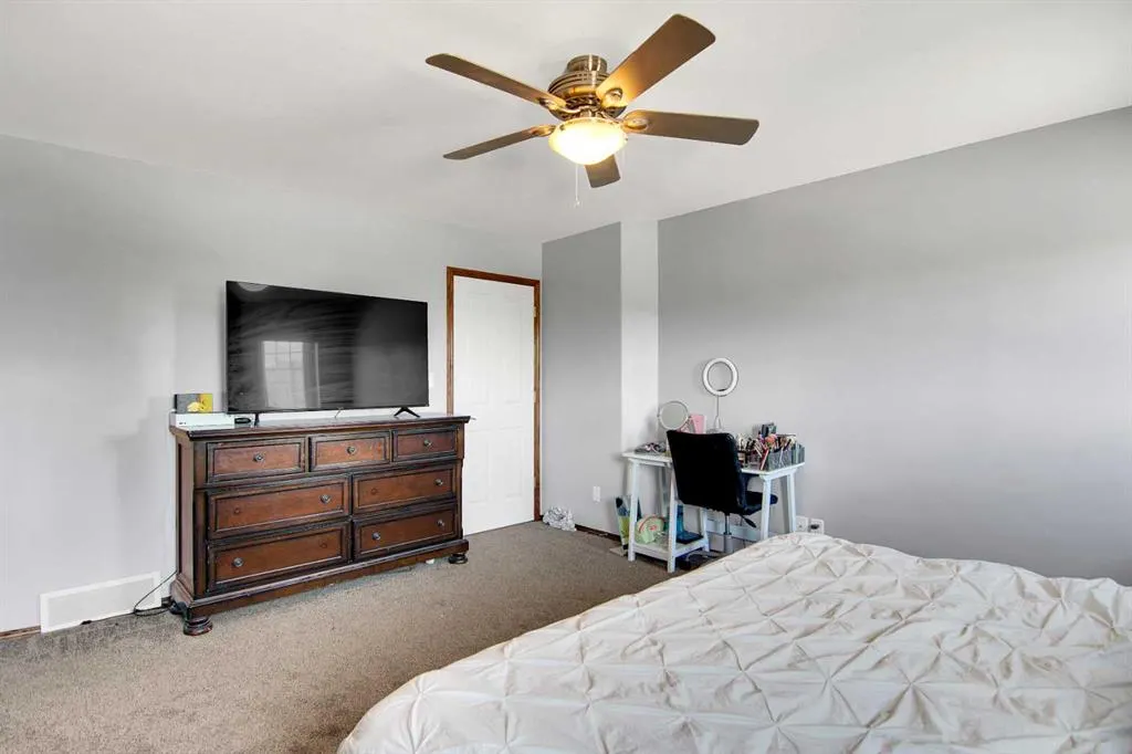 38 Woodbine Avenue NW