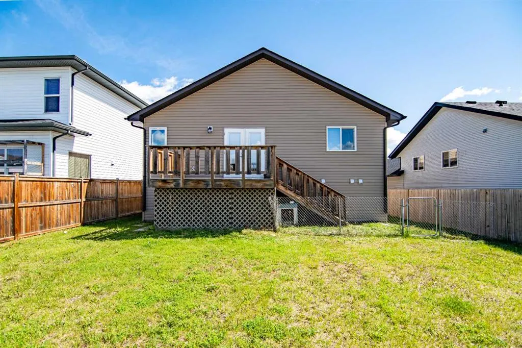 38 Woodbine Avenue NW