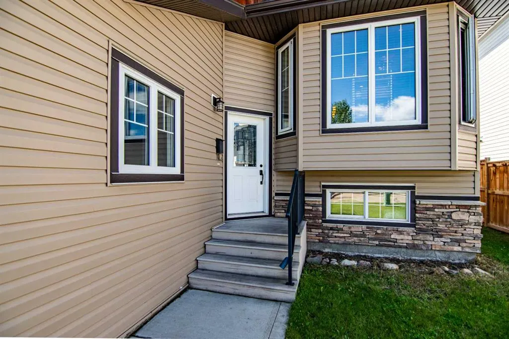 38 Woodbine Avenue NW